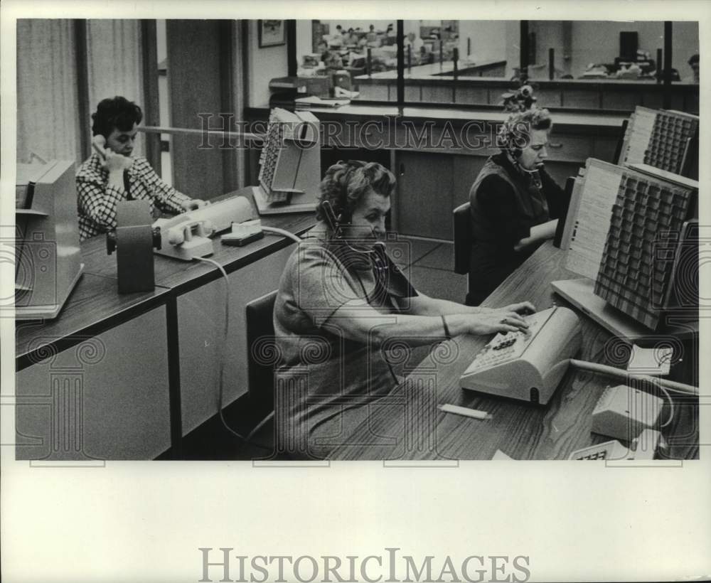 1971 Milwaukee Journal Telephone Exchange - Historic Images