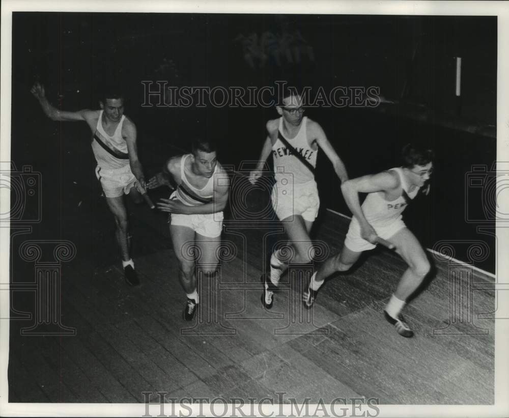 1960 Press Photo Relay runners at the Milwaukee Journal Track Meet - mjc37424 - Historic Images