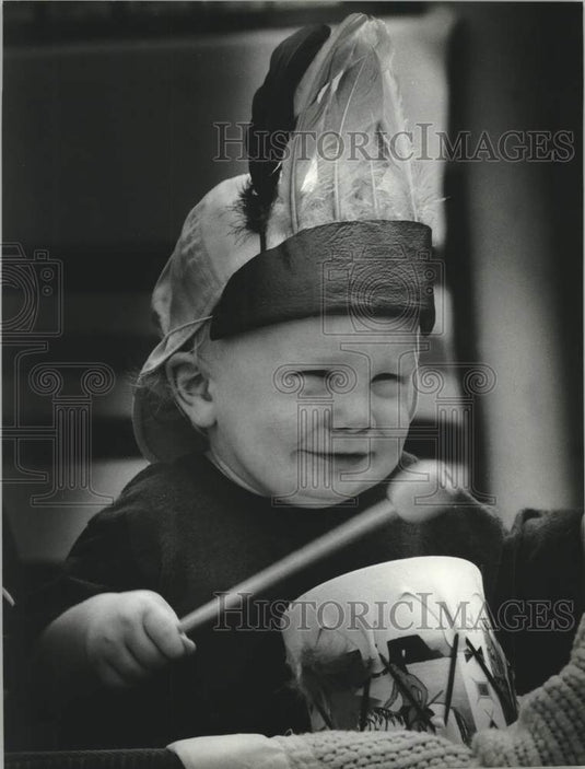 1994 Press Photo Luke Turner Indian Summer Festival, Maier Festival Park - Historic Images