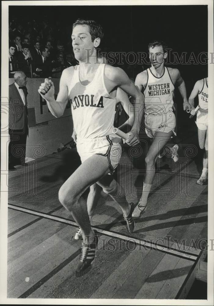 1968 Press Photo Loyola's Bob O'Connor at Milwaukee Journal Track Meet- Historic Images