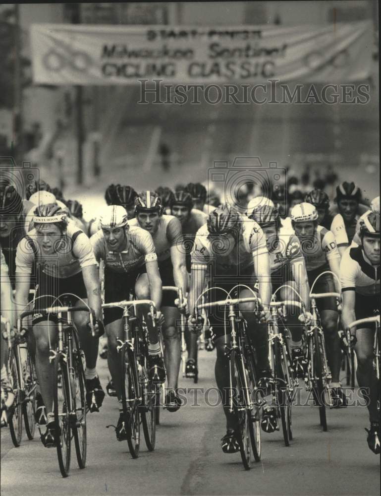 1983 Press Photo Milwaukee Sentinel Cycling Classic Starting Line - mjc37706 - Historic Images