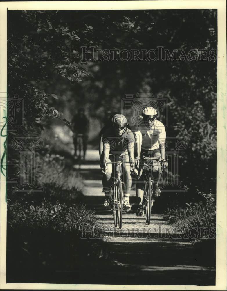 1985 Press Photo Bicyclists on Sugar River State Trail, Wisconsin - mjc37708 - Historic Images