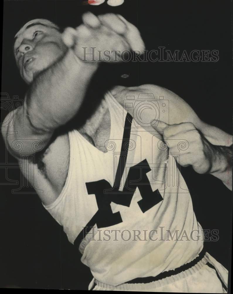 1964 Press Photo University of Michigan - Roger Schmidt, Shotput - mjc37725 - Historic Images