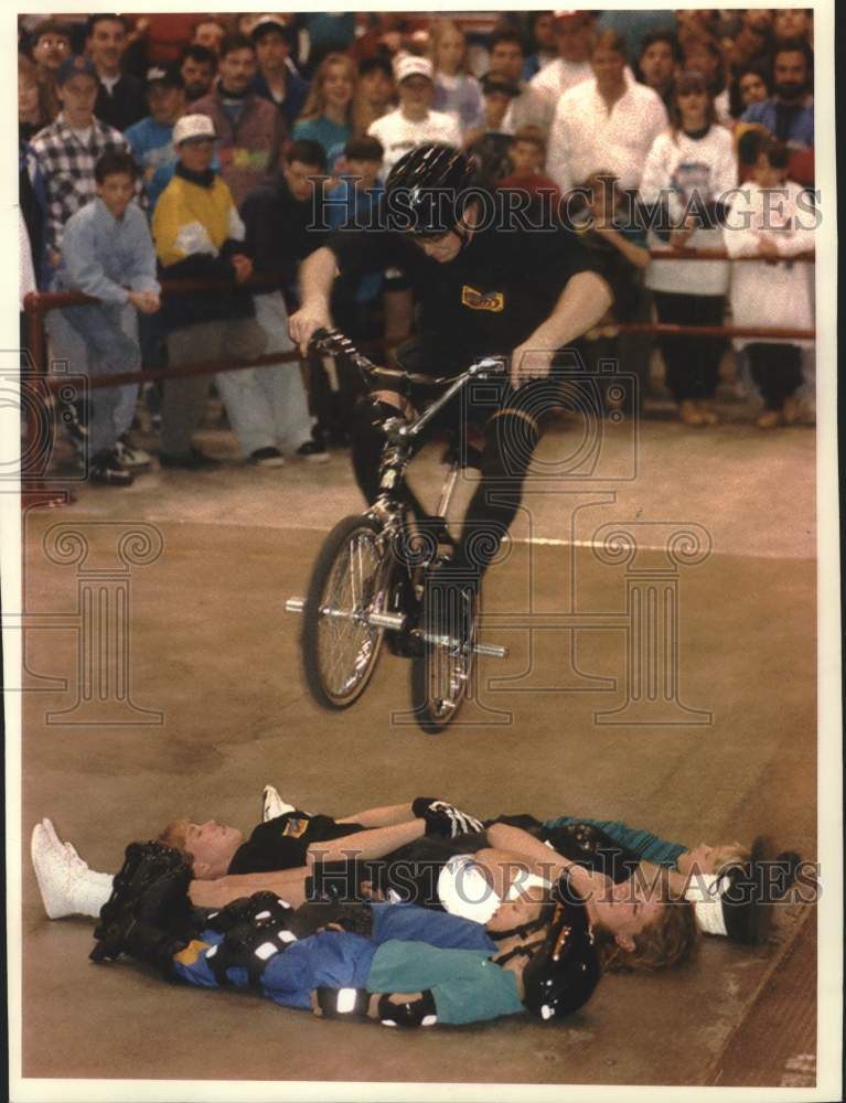 1994 Press Photo BMX Biking Demo at The Milwaukee Sentinel Sports Show - Historic Images