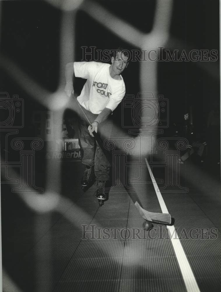 1994 Press Photo Ty Roznowski on in-line skates, Milwaukee Sentinel Sport Show - Historic Images