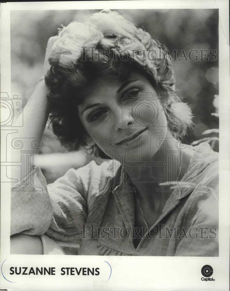 1977 Press Photo Singer Suzanne Stevens - mjc37856 - Historic Images