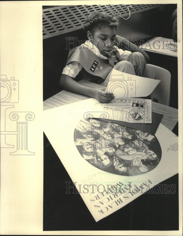 1984 Press Photo Girl Scout Brandi Williams read George Washington Carver poem - Historic Images