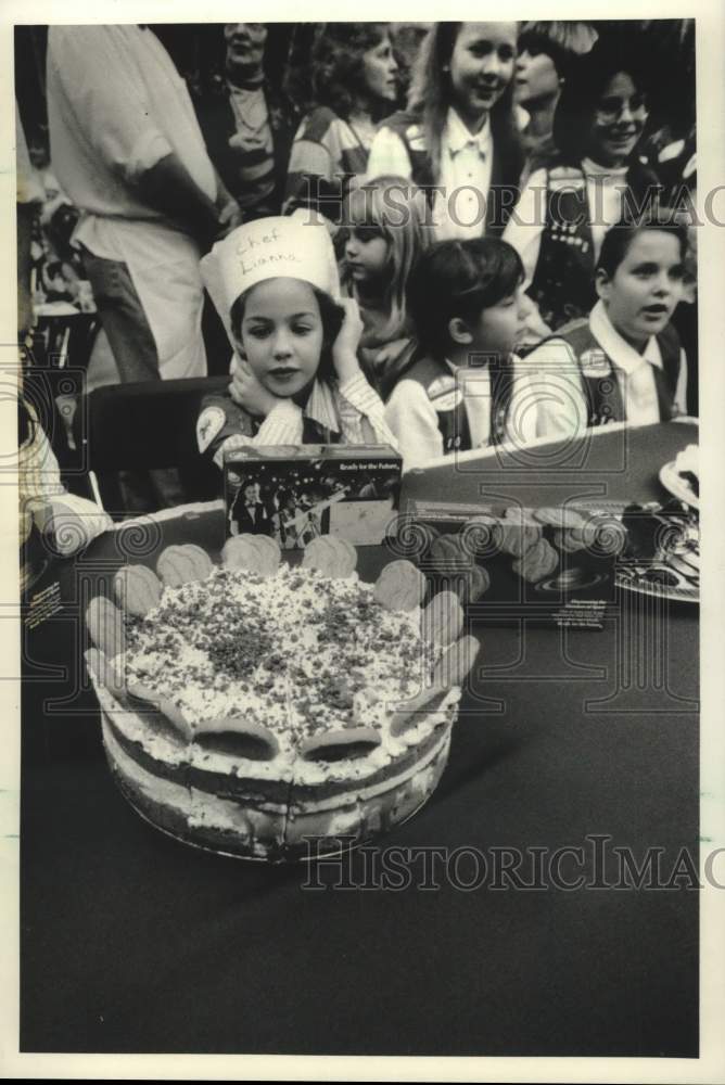 1993 Press Photo Brownie Lianna Bishop, Girl Scout Cookie Concoction Contest, WI - Historic Images