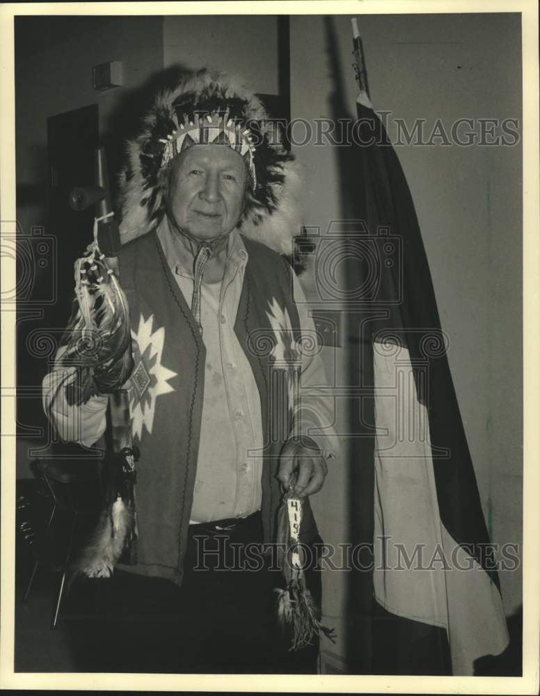 1987 Press Photo Winnebago Indian Henry DeCorah, last of Red Arrow Division, WI - Historic Images