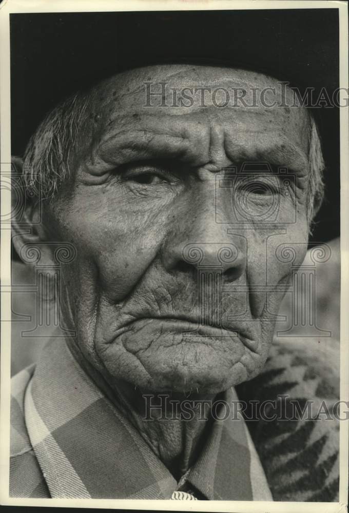 1974 Noah Yazzie is a 77-year-old Navajo medicine man - Historic Images