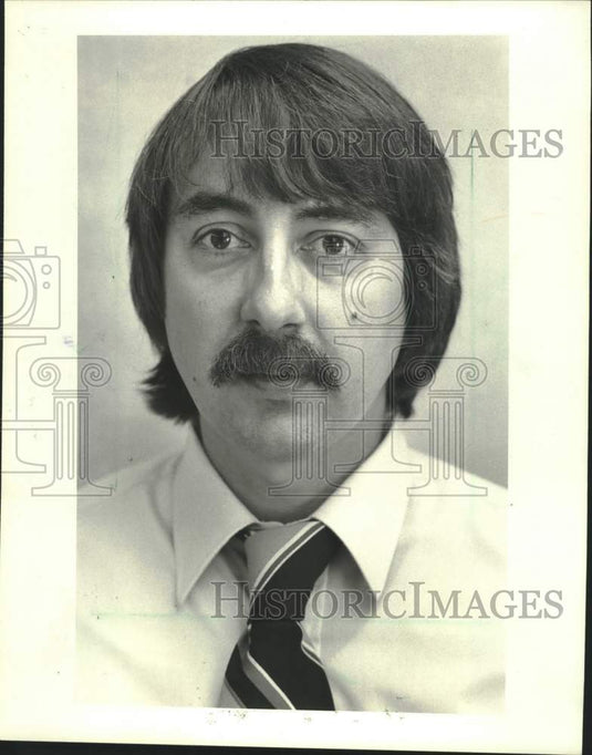 1982 Press Photo Chippewa Indian John Niemisto is Assistant Attorney General - Historic Images