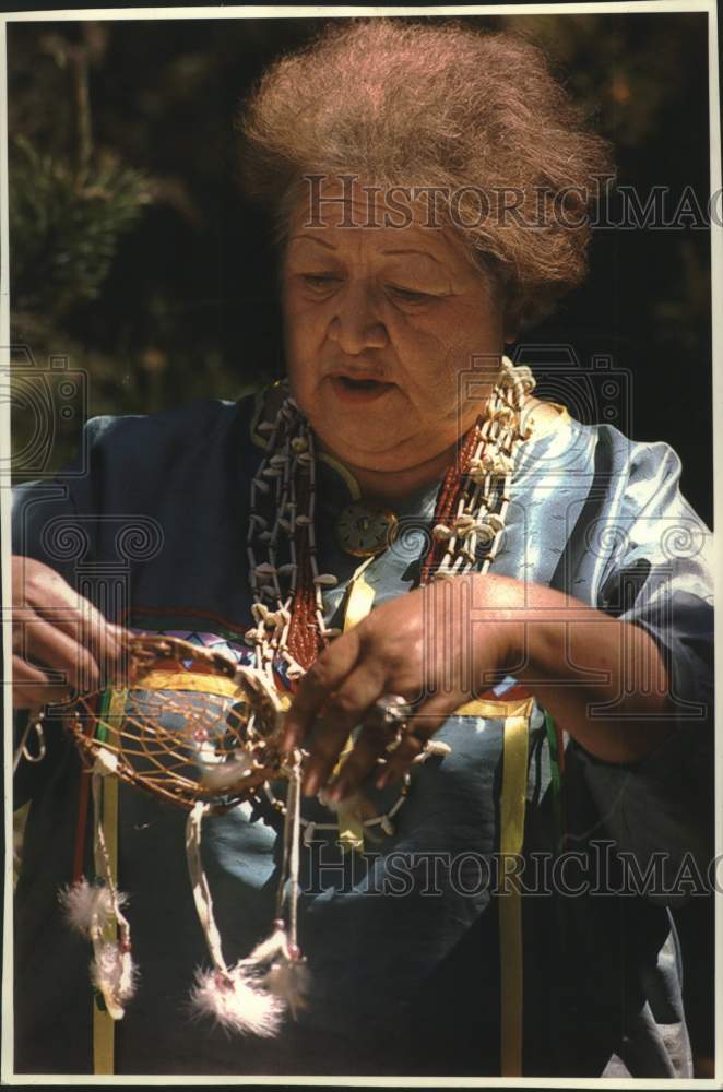 1994 Press Photo Dee Maisells, Winnebago Tribe, at Cumberland Elementary School - Historic Images