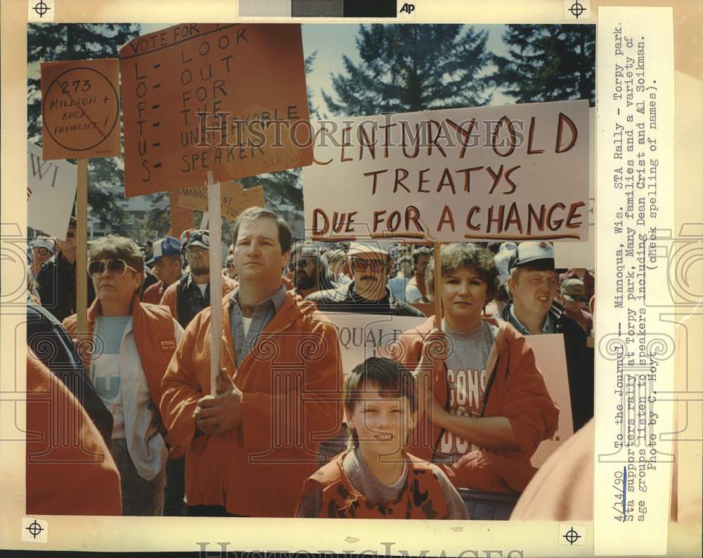 1990 Press Photo Families rally at Stop Treaty Abuse event in Minnoqua Wisconsin - Historic Images