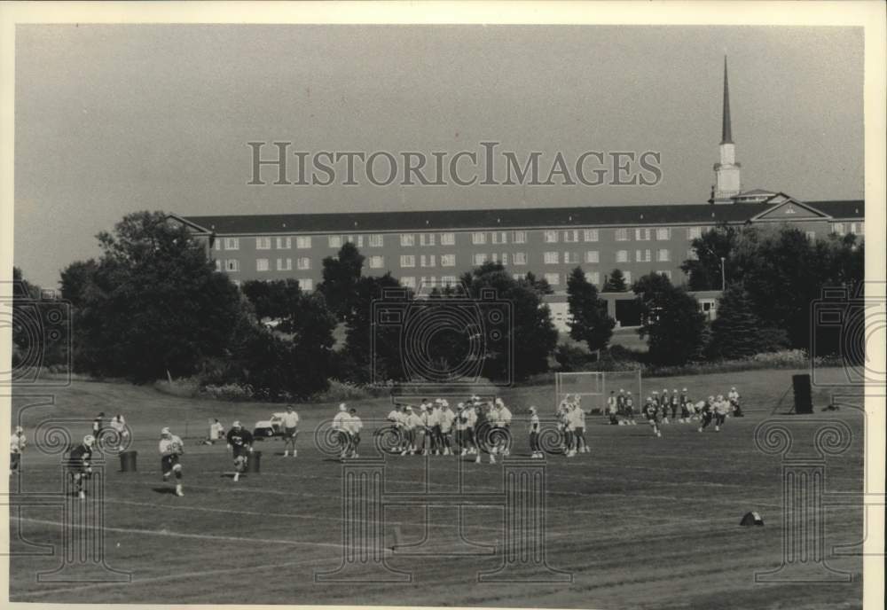 1992 Press Photo University of Wisconsin opens football practice in Madison - Historic Images