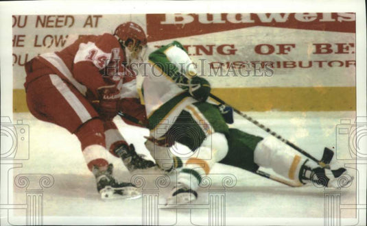 1995 Press Photo Chris Tok Badger, Trevor Janicki N. Michigan tangle, Wisconsin. - Historic Images