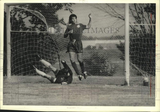 1989 Press Photo Spring City Z-Force soccer mates Chris Pinkerton & Kevin Hooley - Historic Images