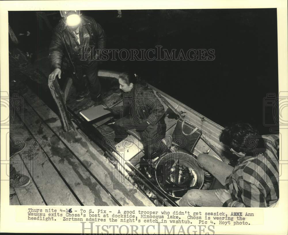 1987 Press Photo Waukau, Chosa, and Zortman After Fishing Trip at Minocqua Lake - Historic Images