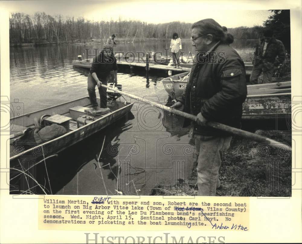 1987 Press Photo Native Americans Robert and William Martin Prepare To Spearfish - Historic Images