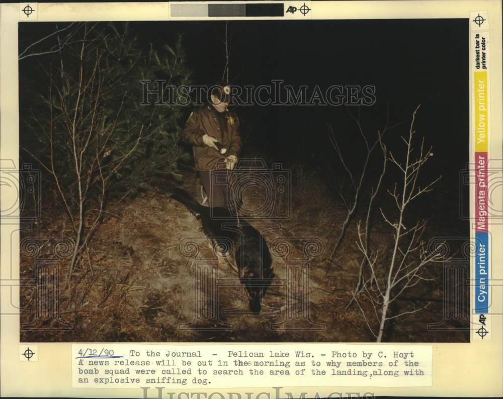 1990 Press Photo Bomb Squad with a dog in Pelican Lake, Wisconsin - mjc38480 - Historic Images