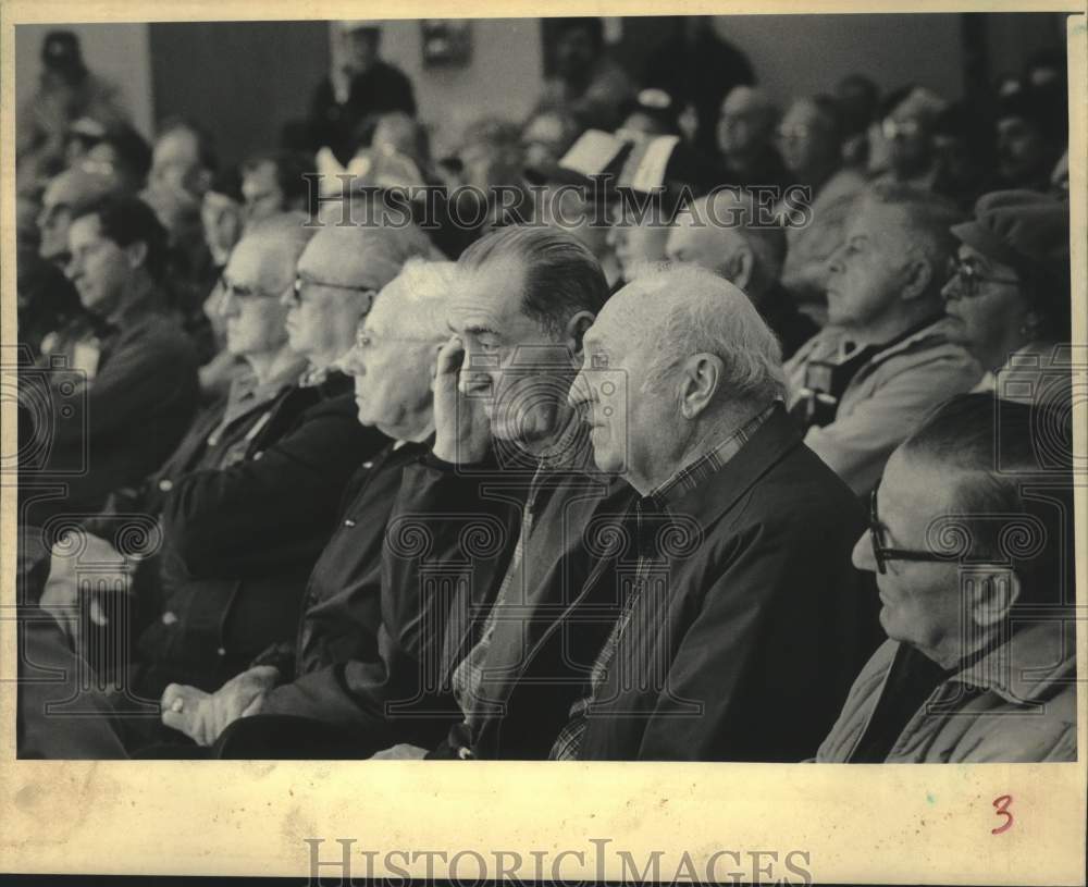 1986 Press Photo Citizens protested tribal spear-fishing rights, Hayward, WI - Historic Images