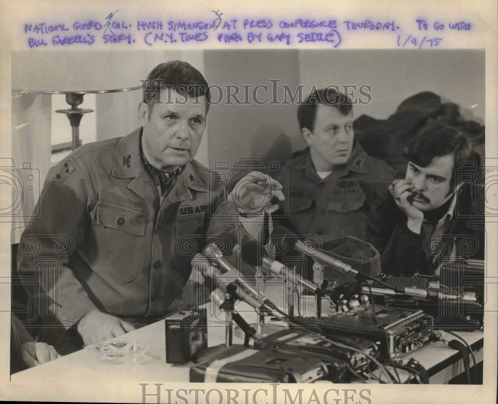 1975 Press Photo National Guard, Colonel Hugh Simonson at Press conference - Historic Images