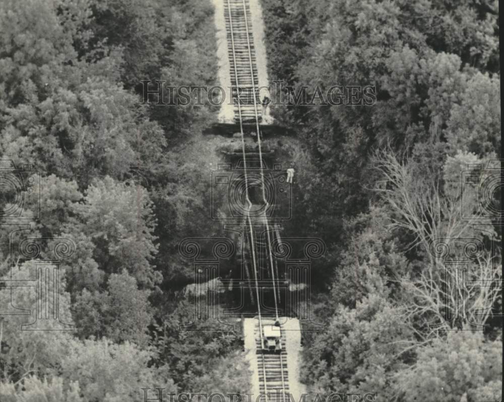 1975 Press Photo railroad tracks destroyed by Menominee Indian protesters, WI - Historic Images