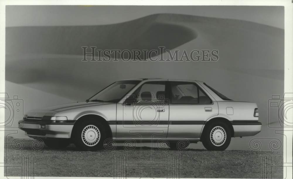 1985 Press Photo Honda Accord Automobile in front a sand dune - mjc38585 - Historic Images