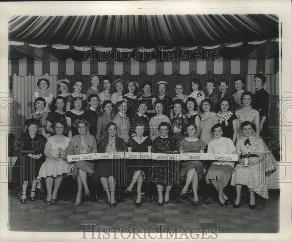 1956 The Milwaukee Journal women&#39;s bowling teams - Historic Images