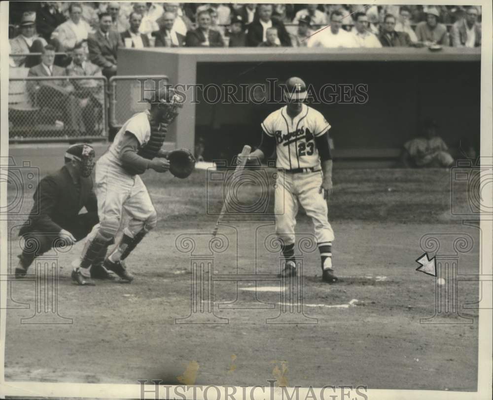 1966 Press Photo Milwaukee Braves John Logan at bat against Los Angeles Dodgers - Historic Images