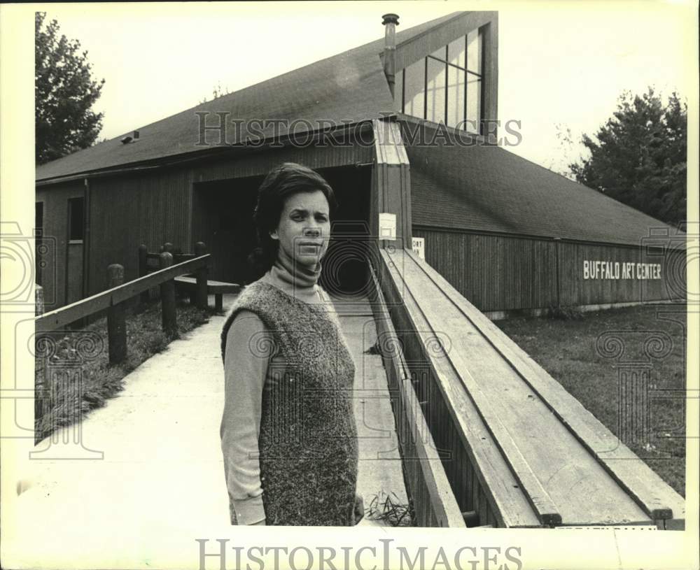 1984 Press Photo Cass Joy, Buffalo Art Center, Red Cliff Indian Reservation, WI - Historic Images