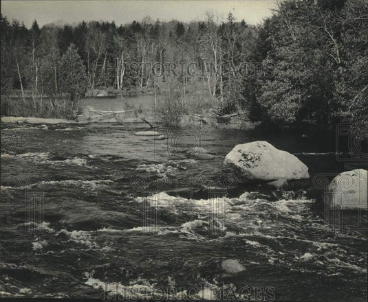 1982 Press Photo The Wolf River, in the Menominee Reservation, WI - mjc38799 - Historic Images