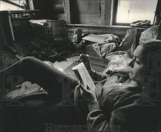 1970 Press Photo Constance E.R. Deer Relaxes with A Book - mjc38836 - Historic Images