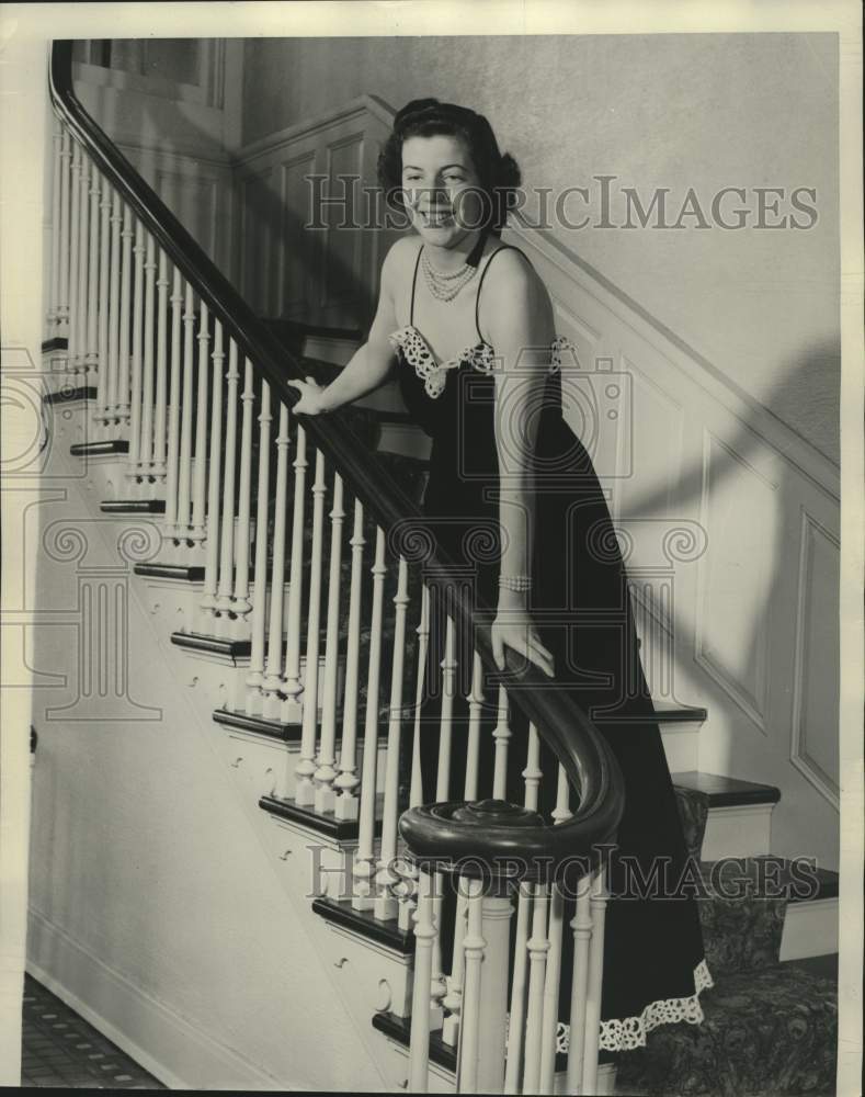 1938, Socialite Ann McIntosh posing on stairway - mjc38946 - Historic Images