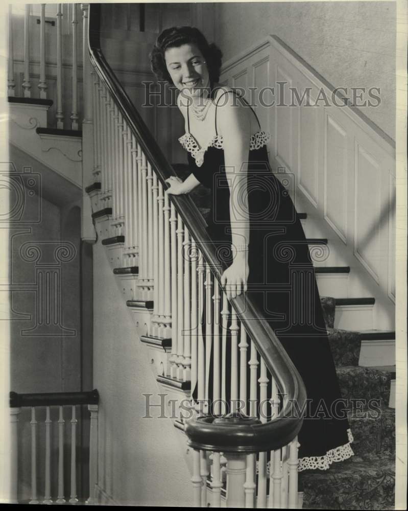 1938, Socialite Ann McIntosh posing on stairway - mjc38948 - Historic Images