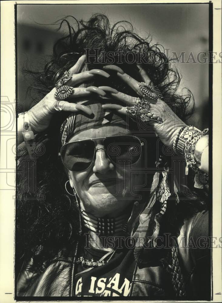 1993 Press Photo Kathy Domingo is decked out in her Harley-Davidson outfit - Historic Images
