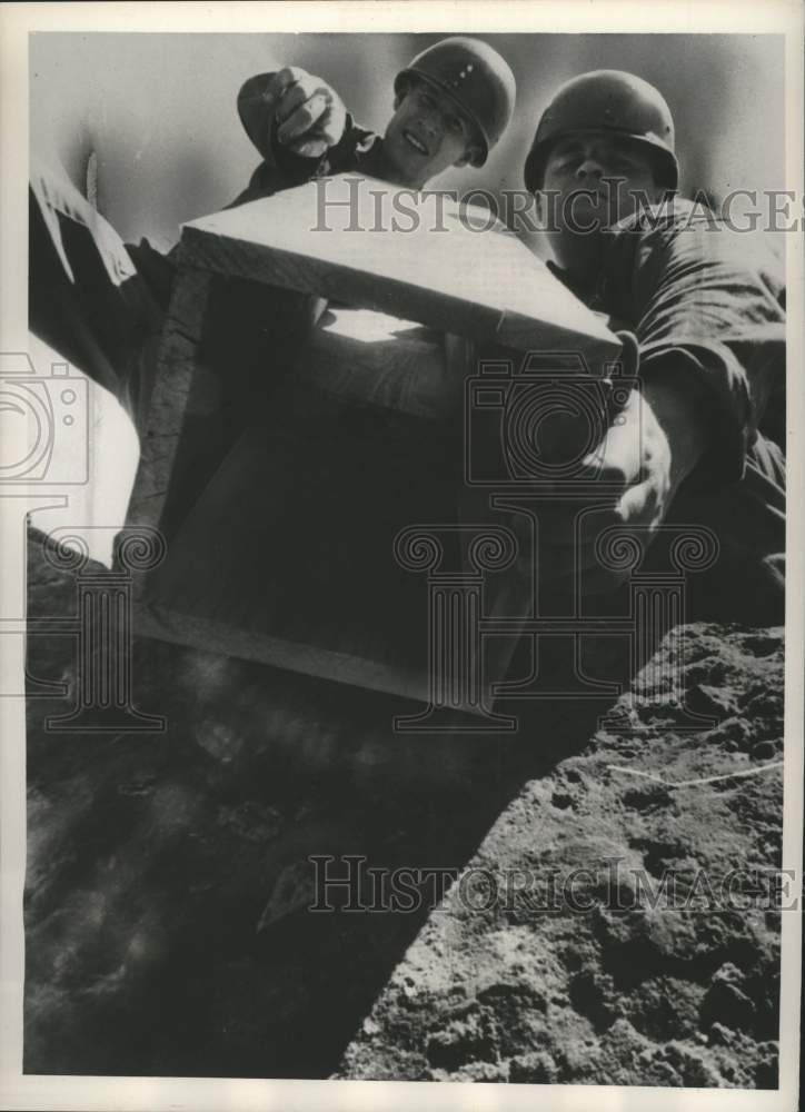 1962, Jerome Ida &amp; other U.S Army Reserve soldier place footing form - Historic Images