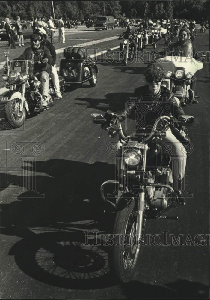 1990 Press Photo Harley motorcycle riders in 50th Anniversary Motor Classic - Historic Images