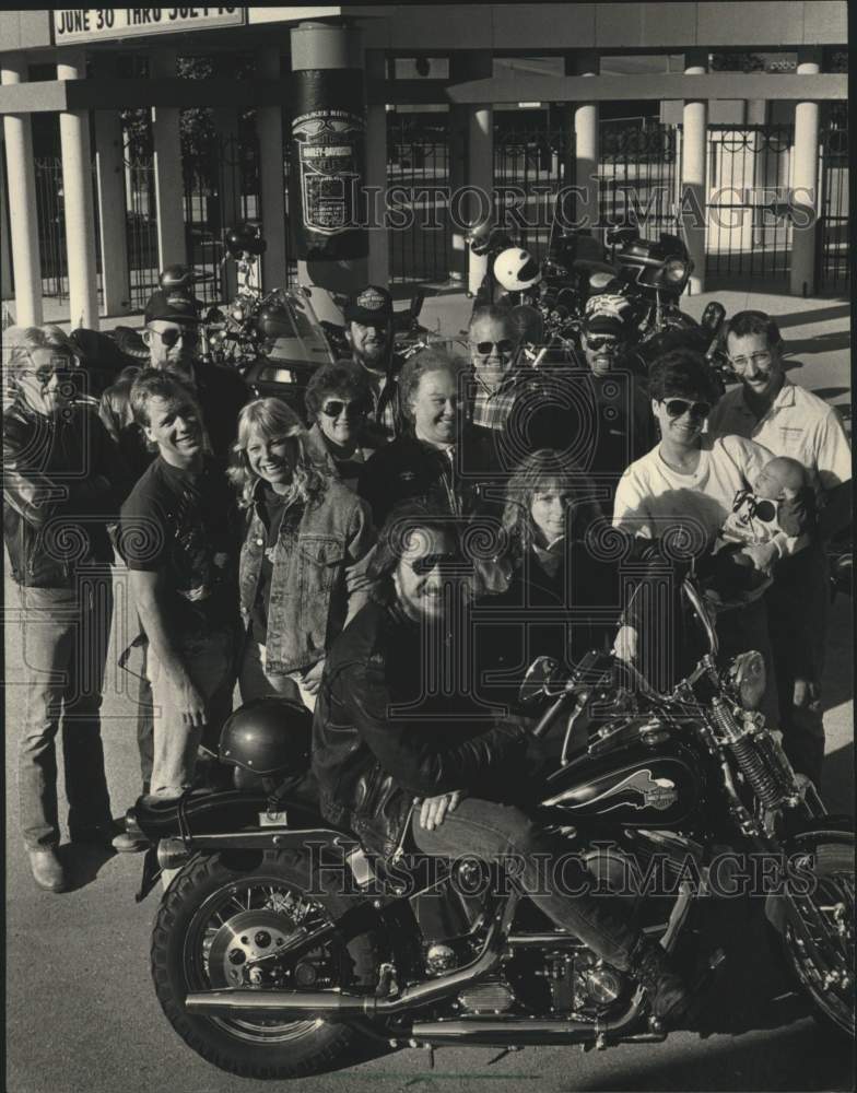 1989 Press Photo Group, Harley-Davidson Homecoming Festival, Summerfest grounds - Historic Images