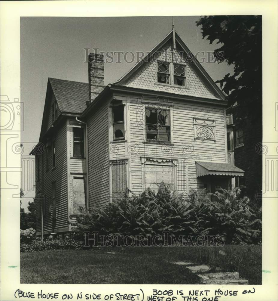 1982 Press Photo House on north side of 3000 block W. Kilbourn Ave., Wisconsin. - Historic Images