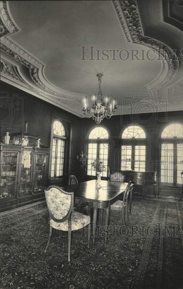 1984 Press Photo Dining room of Historic Whitefish Bay mansion, Milwaukee. - Historic Images