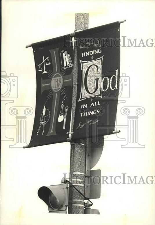 1993 Press Photo religious street signs near Marquette University, Wisconsin - Historic Images