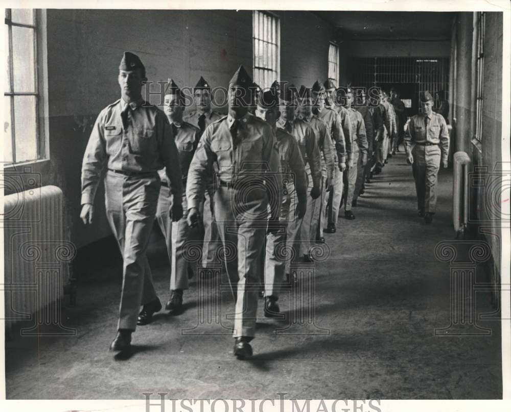 1981 Press Photo Sfc. Richard Racer marched Army reserve platoon, Milwaukee. - Historic Images