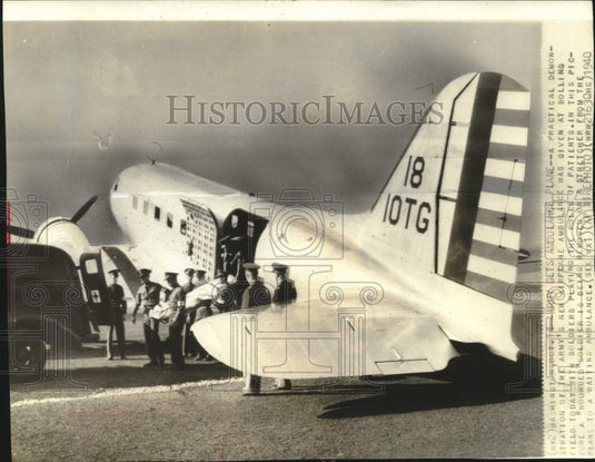 1940, Army's new airplane ambulance demonstration in Washington - Historic Images