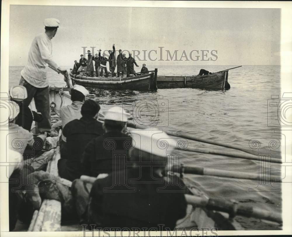 1942, Coastguards rescue survivors of torpedoed ship, Atlantic Coast - Historic Images