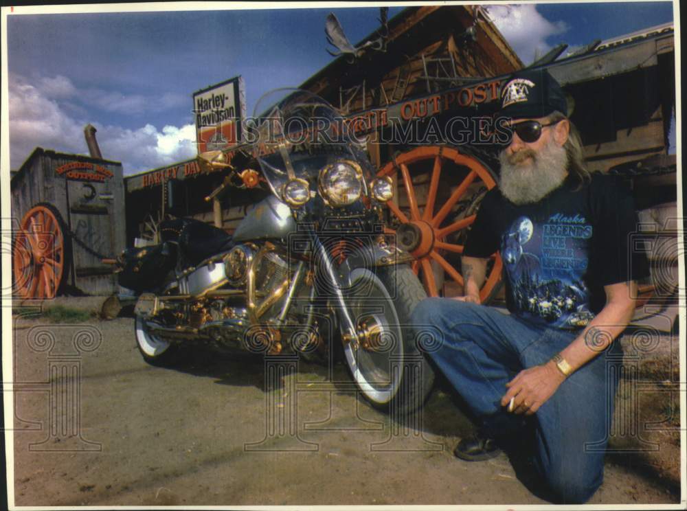 1993 Press Photo William Fenderson &amp; his 1990 FLST &quot;Fat Boy&quot; Motorcycle - Historic Images