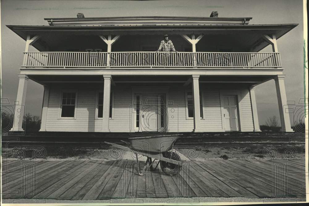 1984 Press Photo The Douseman-Dunkel-Behling House in Brookfield, Wisconsin - Historic Images