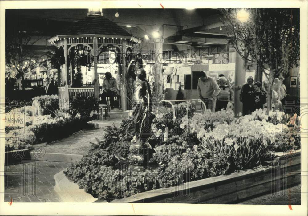 1992 Press Photo Garden Exhibits at Home &amp; Garden Show in Milwaukee, Wisconsin - Historic Images