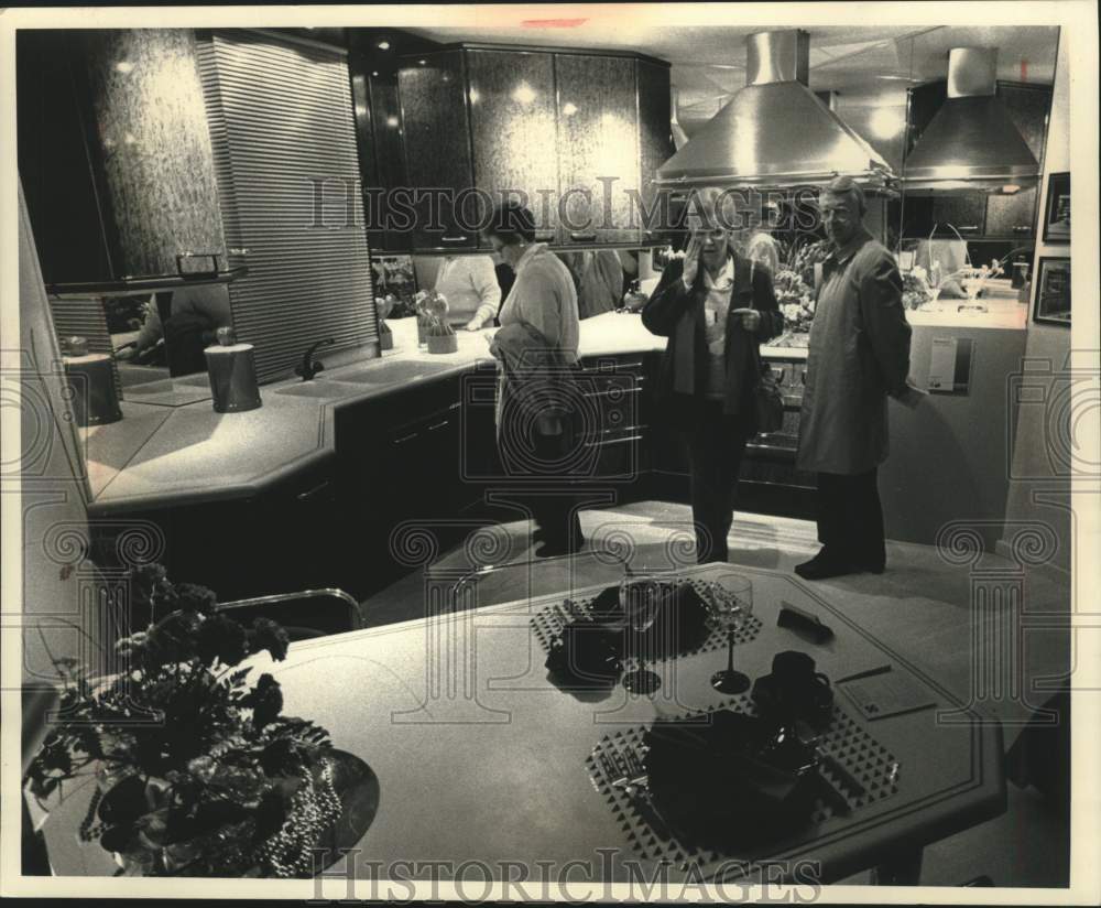 1989 Press Photo High Tech Kitchen Display at Home &amp; Garden Show in Wisconsin - Historic Images