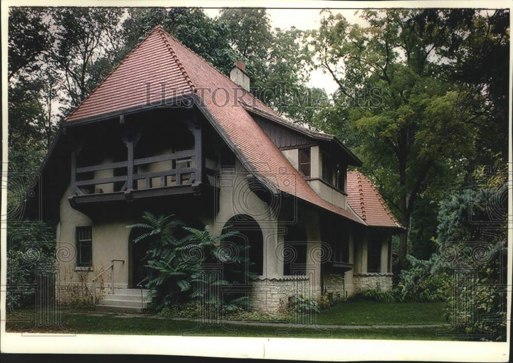 1993 Press Photo Historic Glendale Home Located in Milwaukee, Wisconsin - Historic Images