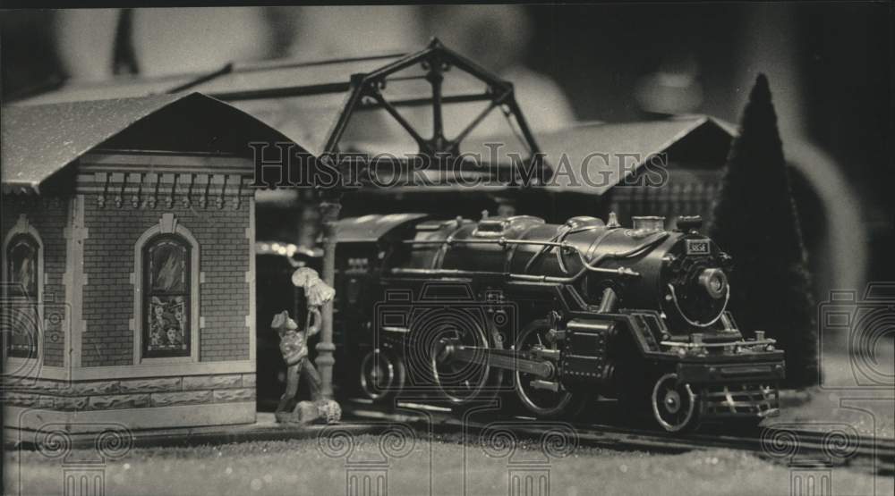 1986 Press Photo Lionel Engine Model Train at Trainfest in West Allis, Wisconsin - Historic Images